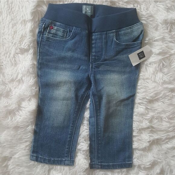 Baby Gap Jeans Size 6-12 months 17-22 pounds New with tags - Picture 1 of 5